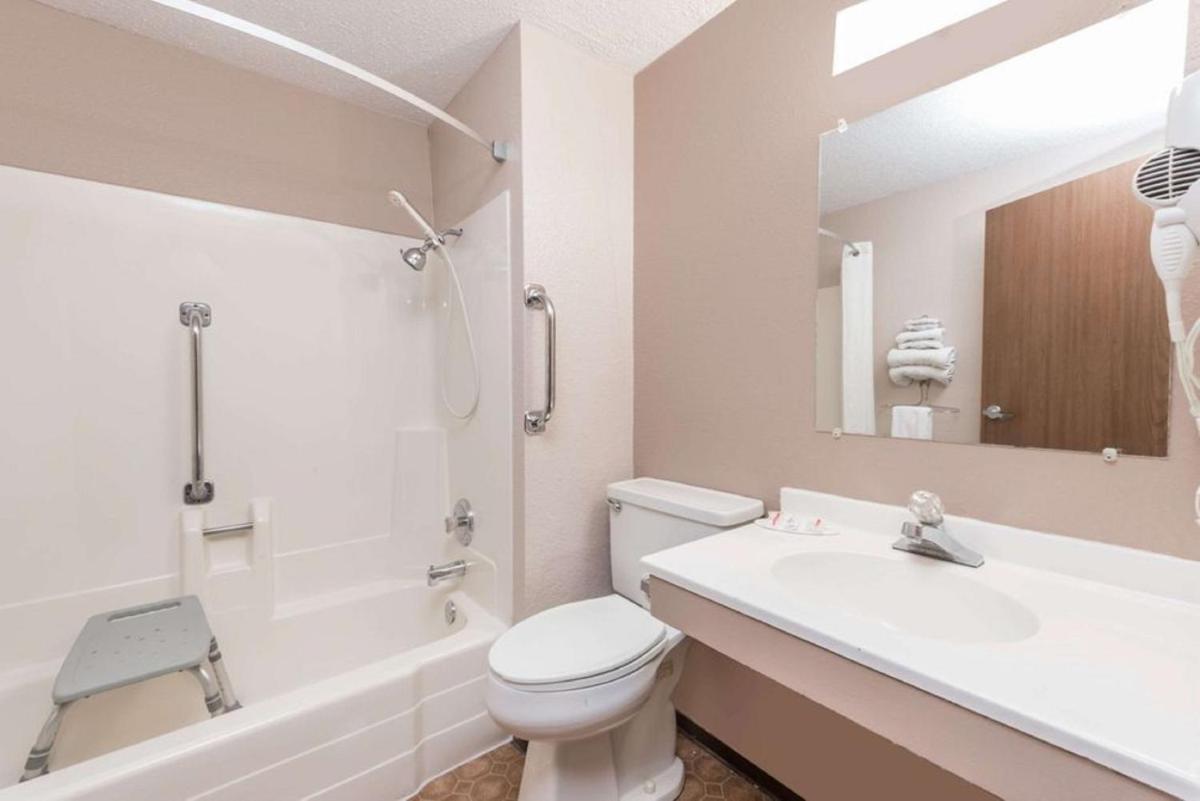 Glendive Lodge - Housity