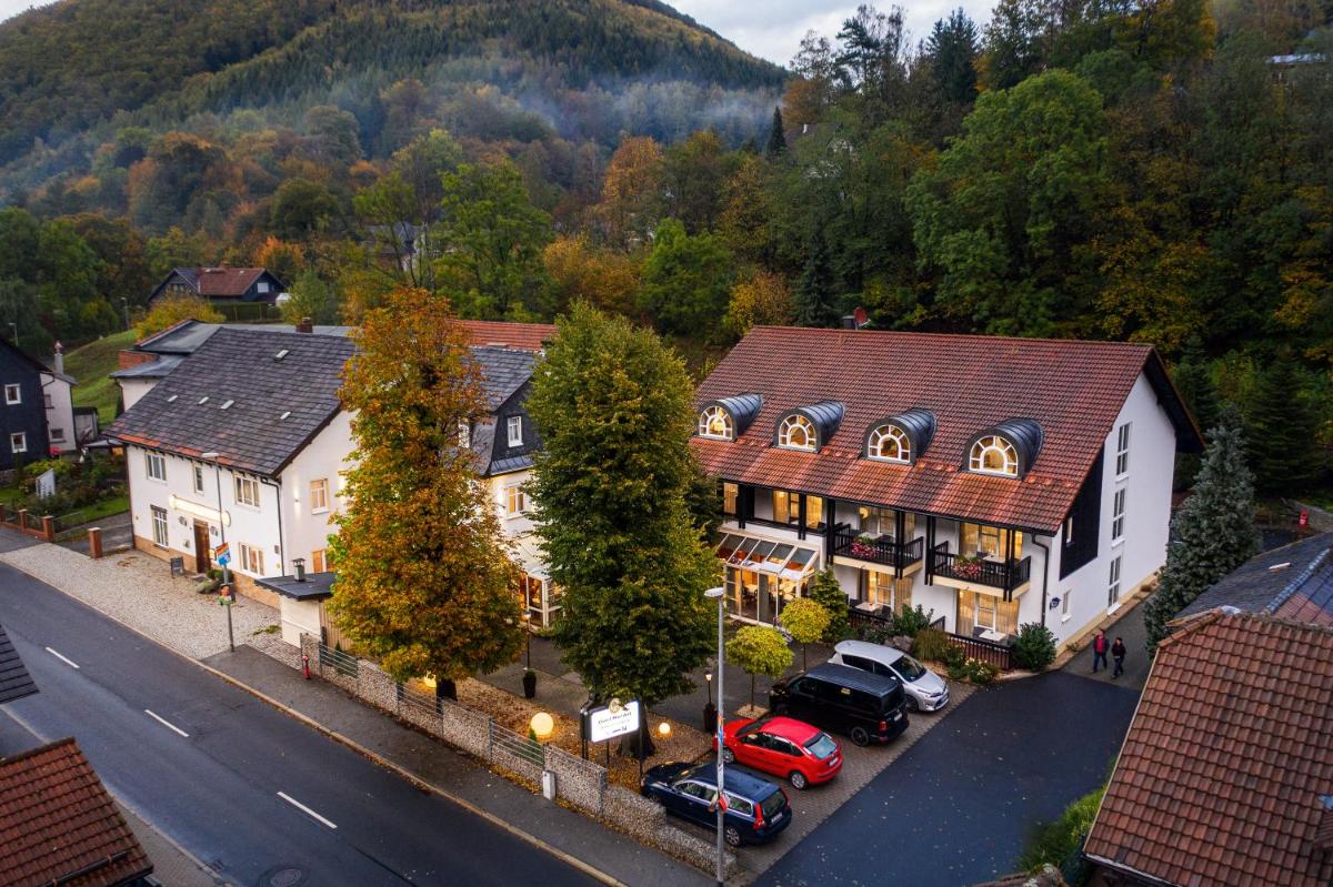 Hotel-Gasthof Hüttensteinach - Housity