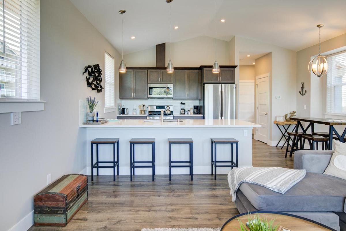 Tranquility Base Cottage - Housity