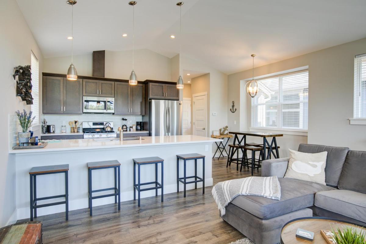 Tranquility Base Cottage - Housity