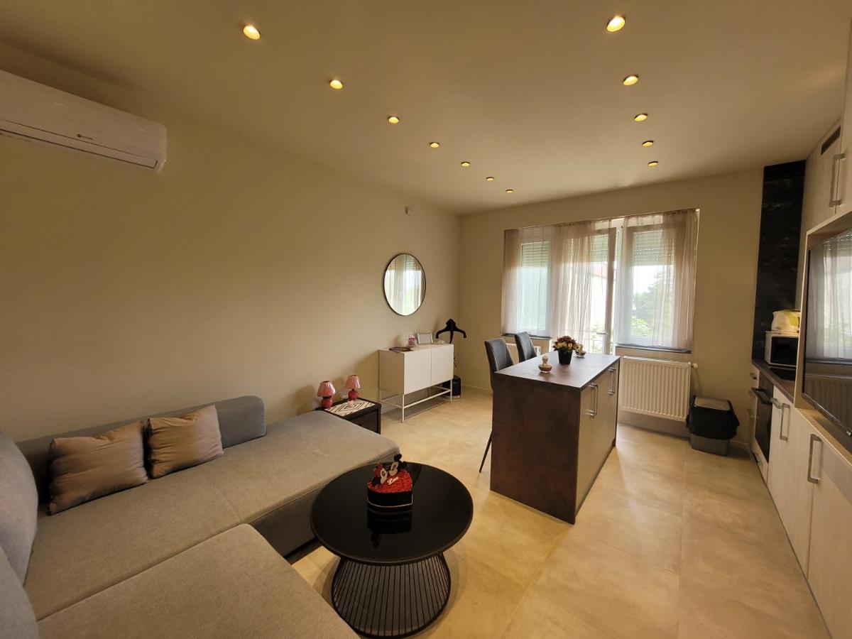 Lara II Apartman - Housity