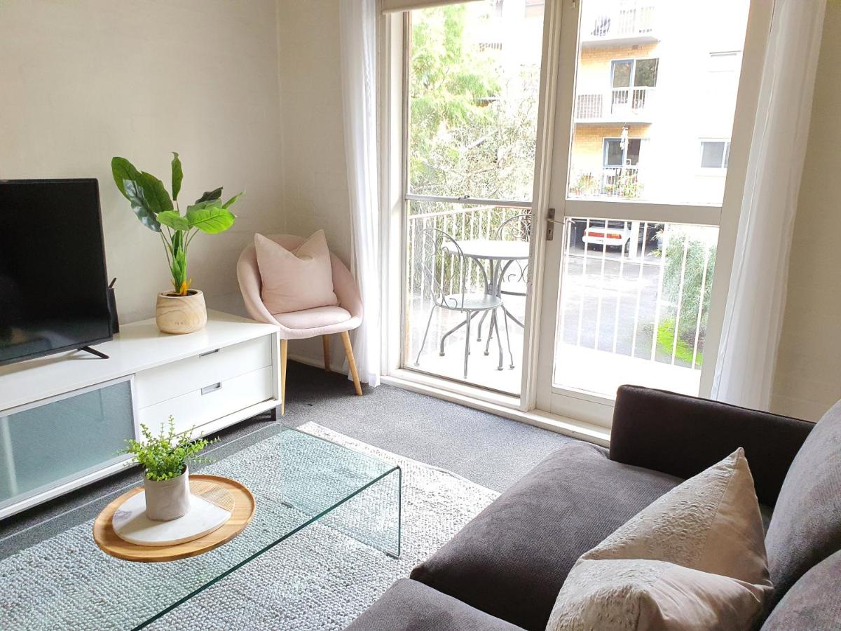 North Melbourne Retreat - Housity