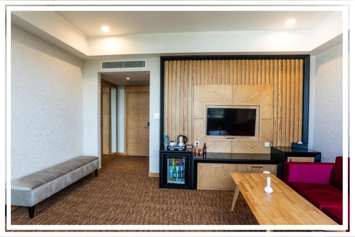 Premium Hotel Ganja - Housity