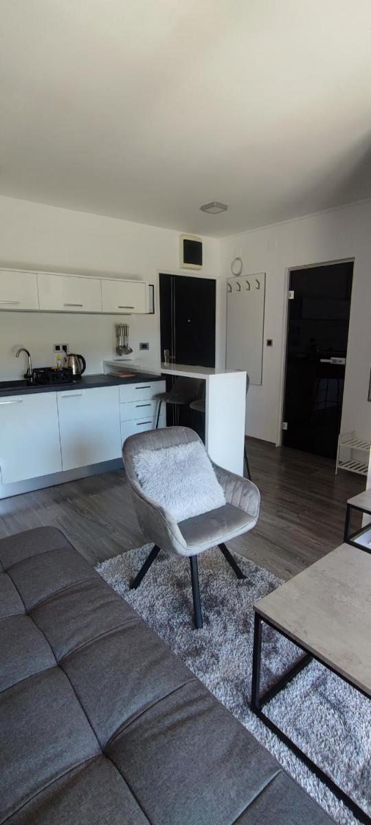 Perfect Place 33 - Housity