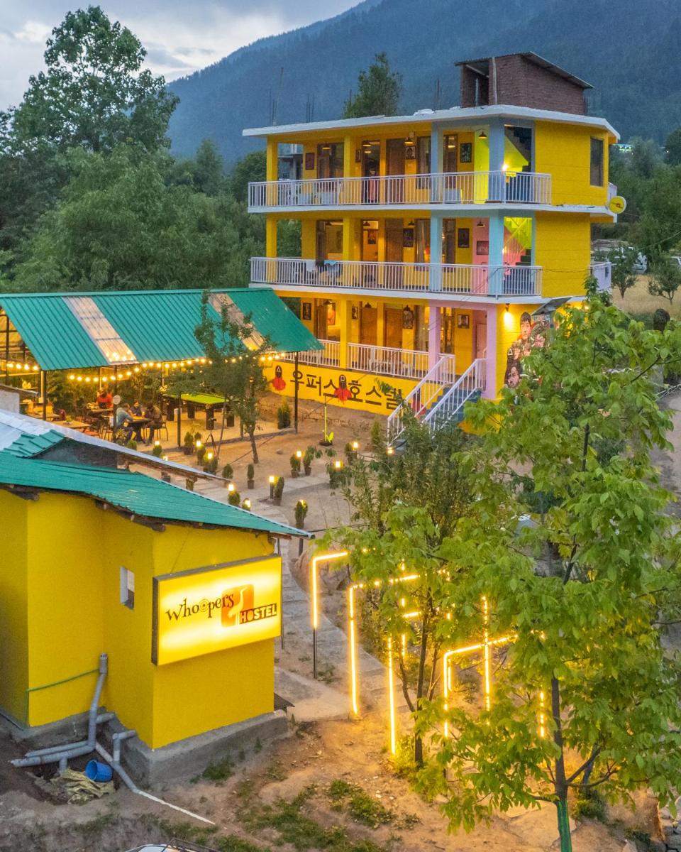 Whoopers Manali - Housity