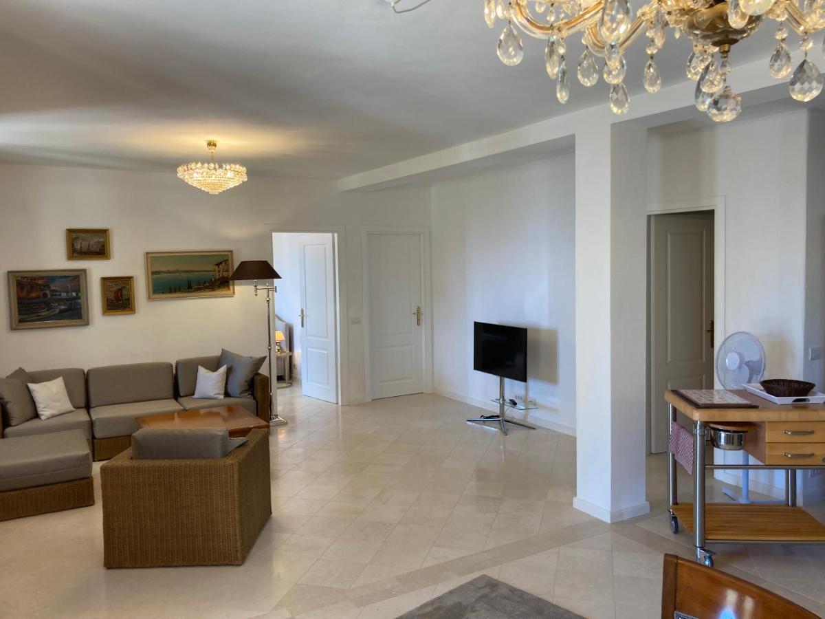Villa Dora Gardasee - Housity