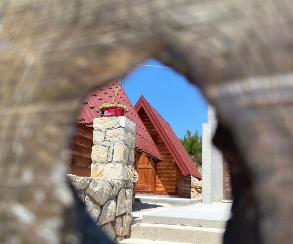 Bungalows Kisin - Housity
