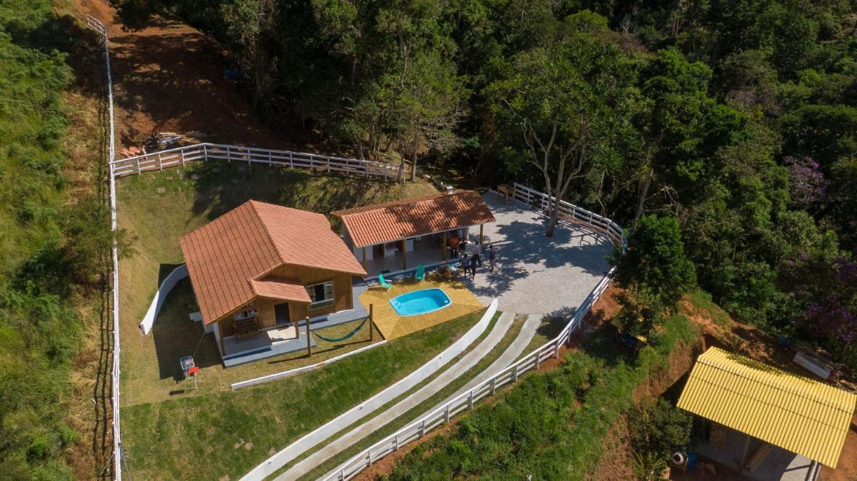 Recanto Águas Nascentes - Casa na serra com piscina e cachoeira no quintal!! - Housity