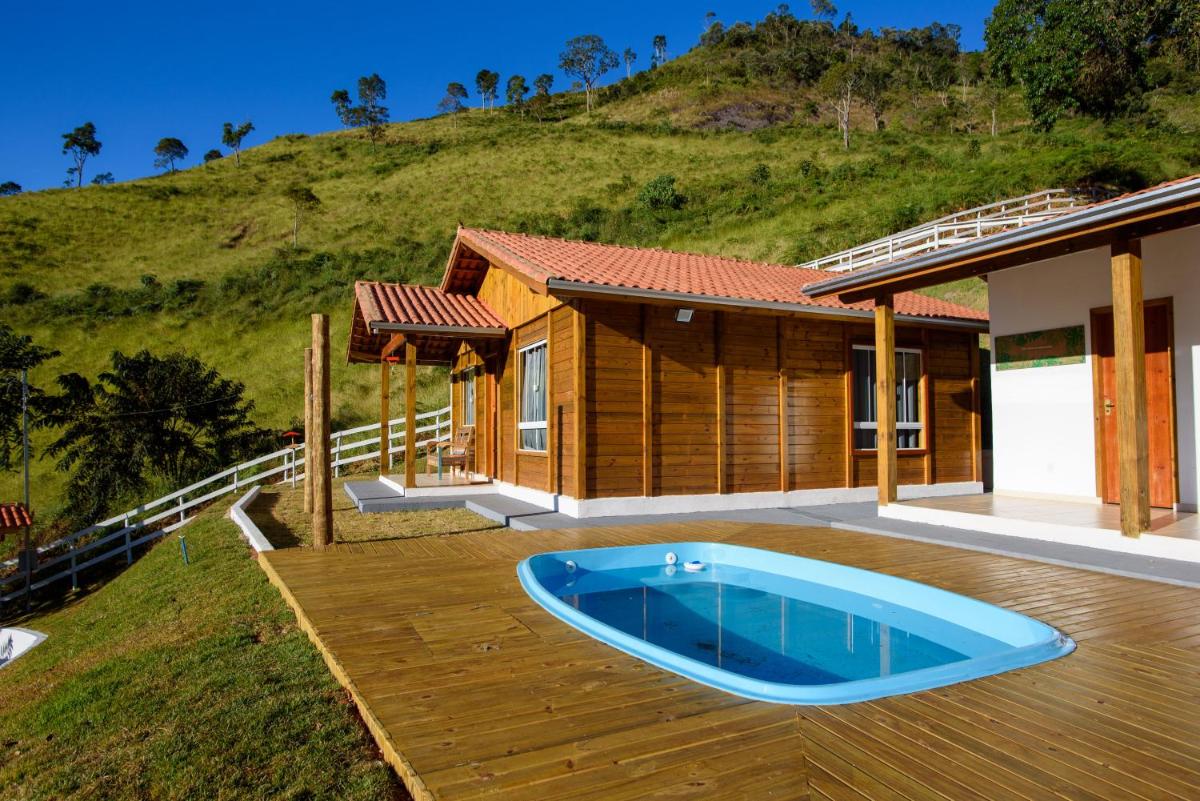 Recanto Águas Nascentes - Casa na serra com piscina e cachoeira no quintal!! - Housity