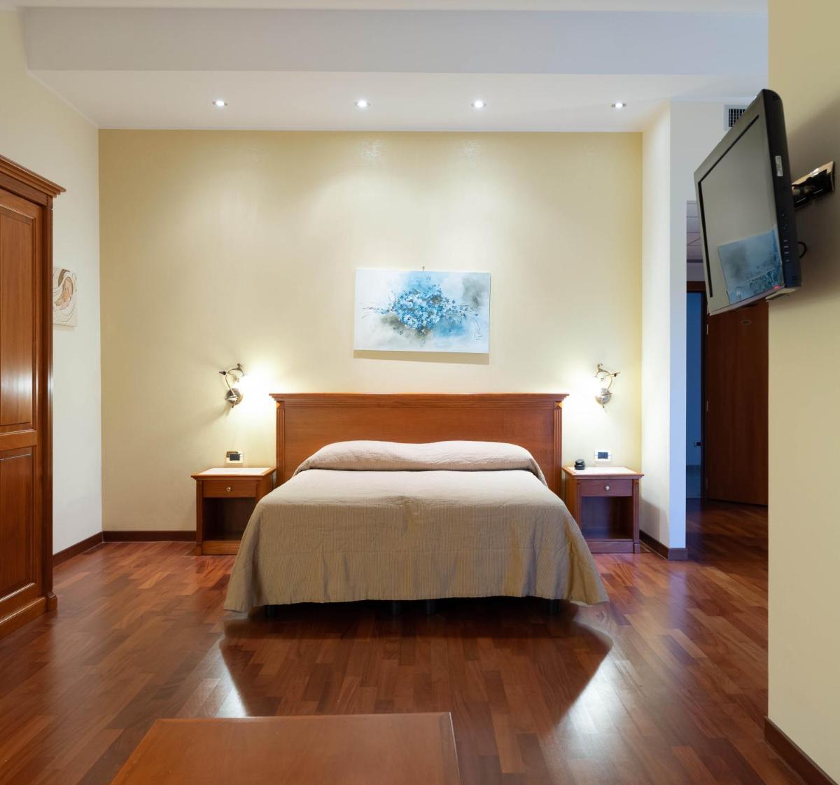 Domus Hotel - Housity