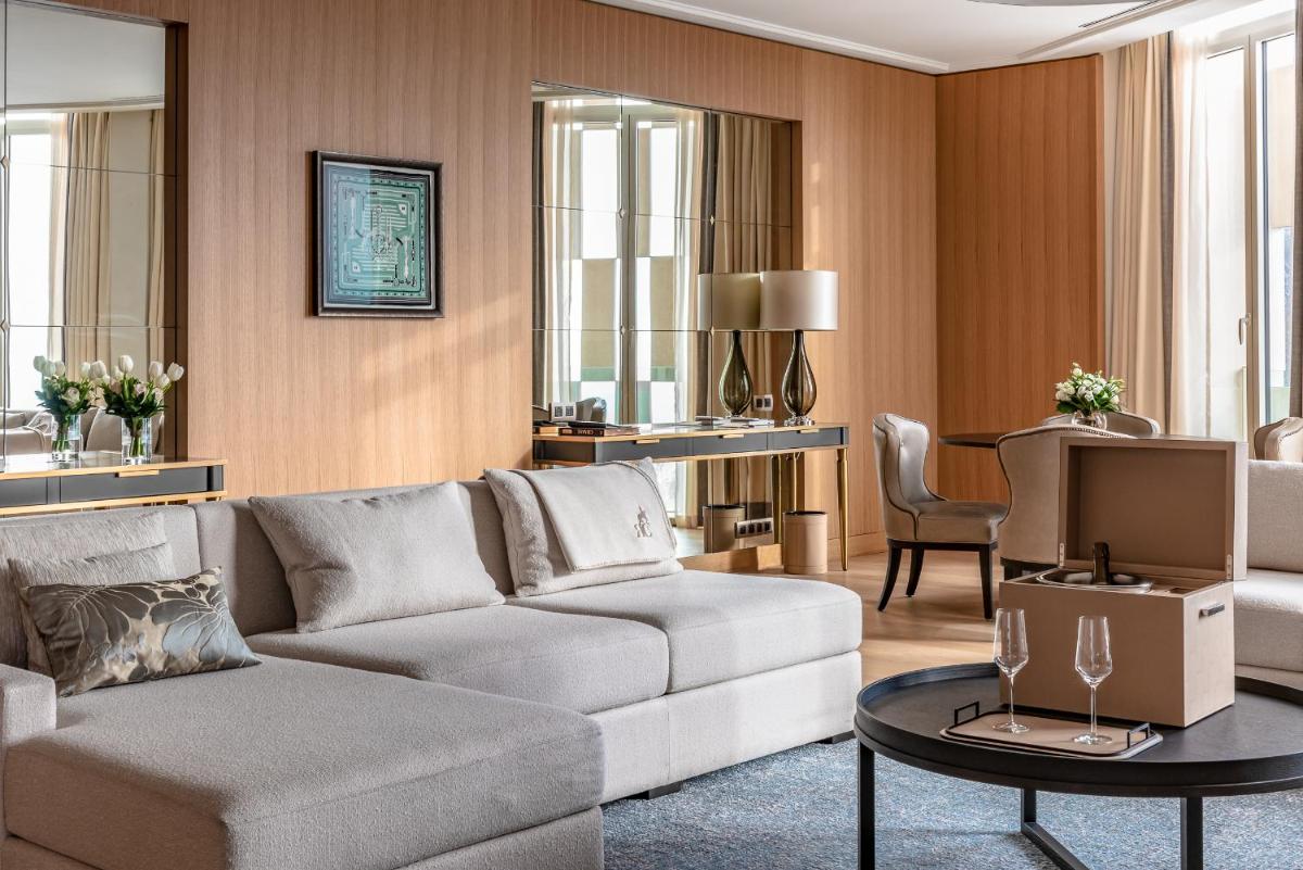Coin salon dans l'établissement Royal Champagne Hotel & Spa