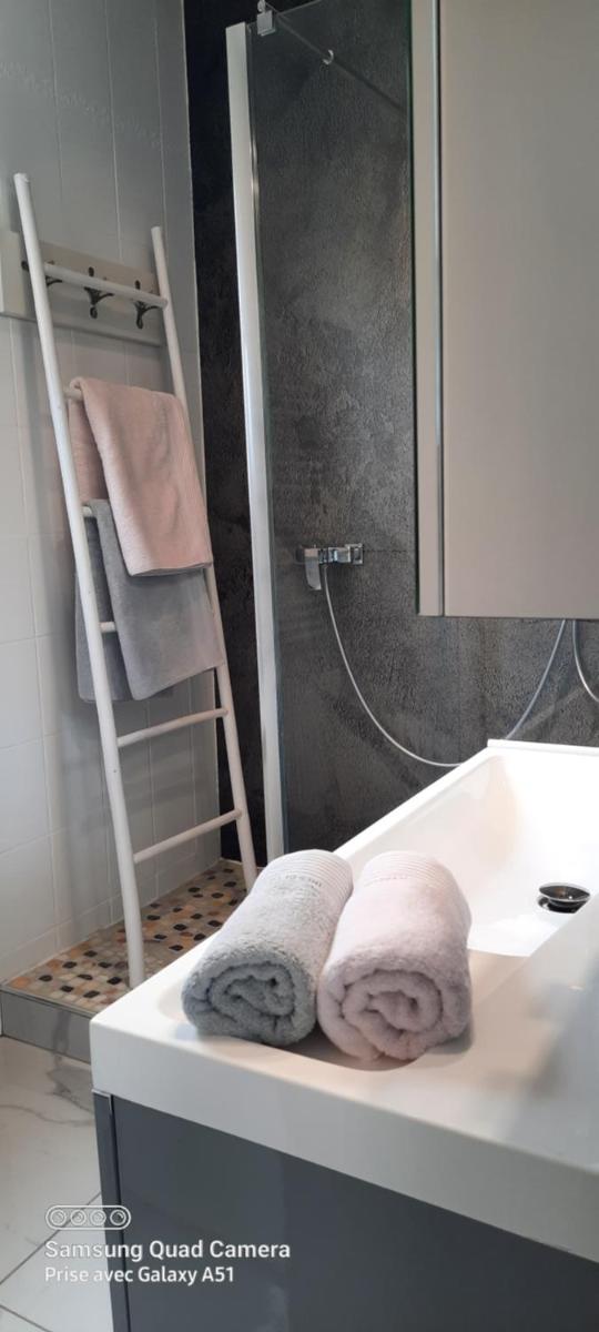 Grand loft de 60m2 très lumineux très belle vue sur mer - Housity