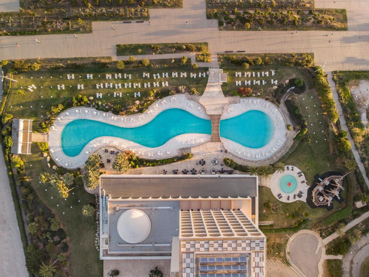 A piscina em ou perto de Crowne Plaza Vilamoura - Algarve by IHG