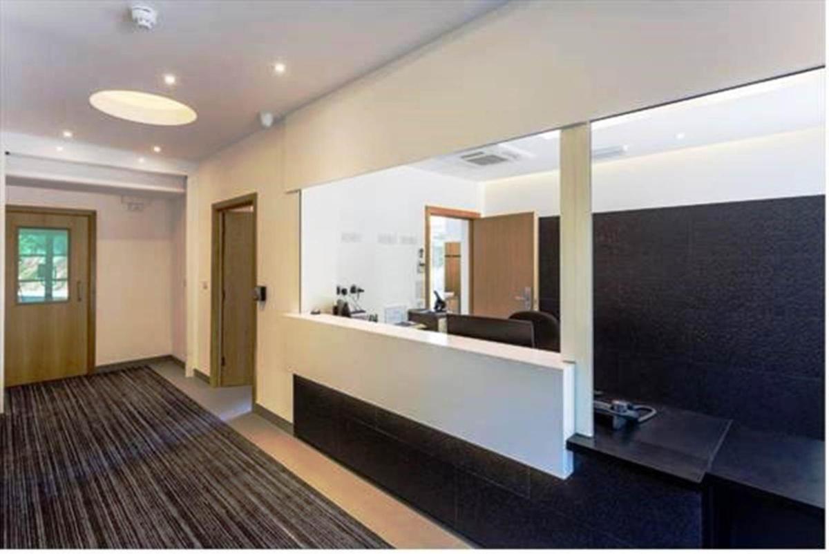 Pelican London Hotel and Residence - Housity