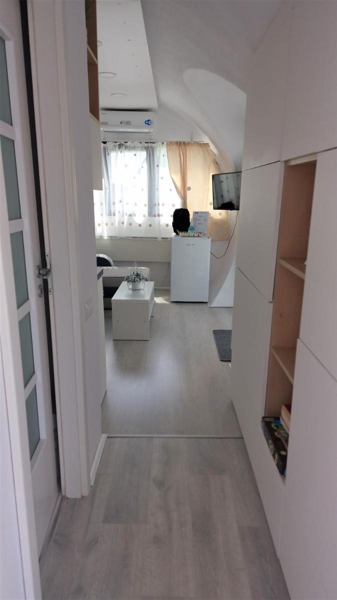 Criber House - Casa din Fibra de sticla pe ponton plutitor - Housity