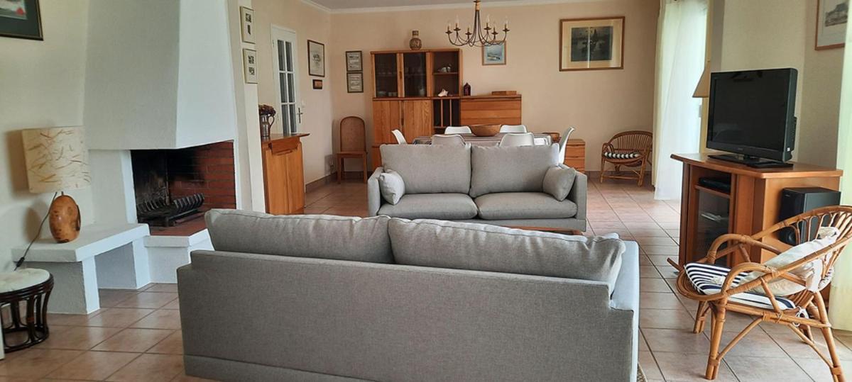 Sumptuous Holiday House Near The Beaches - Housity