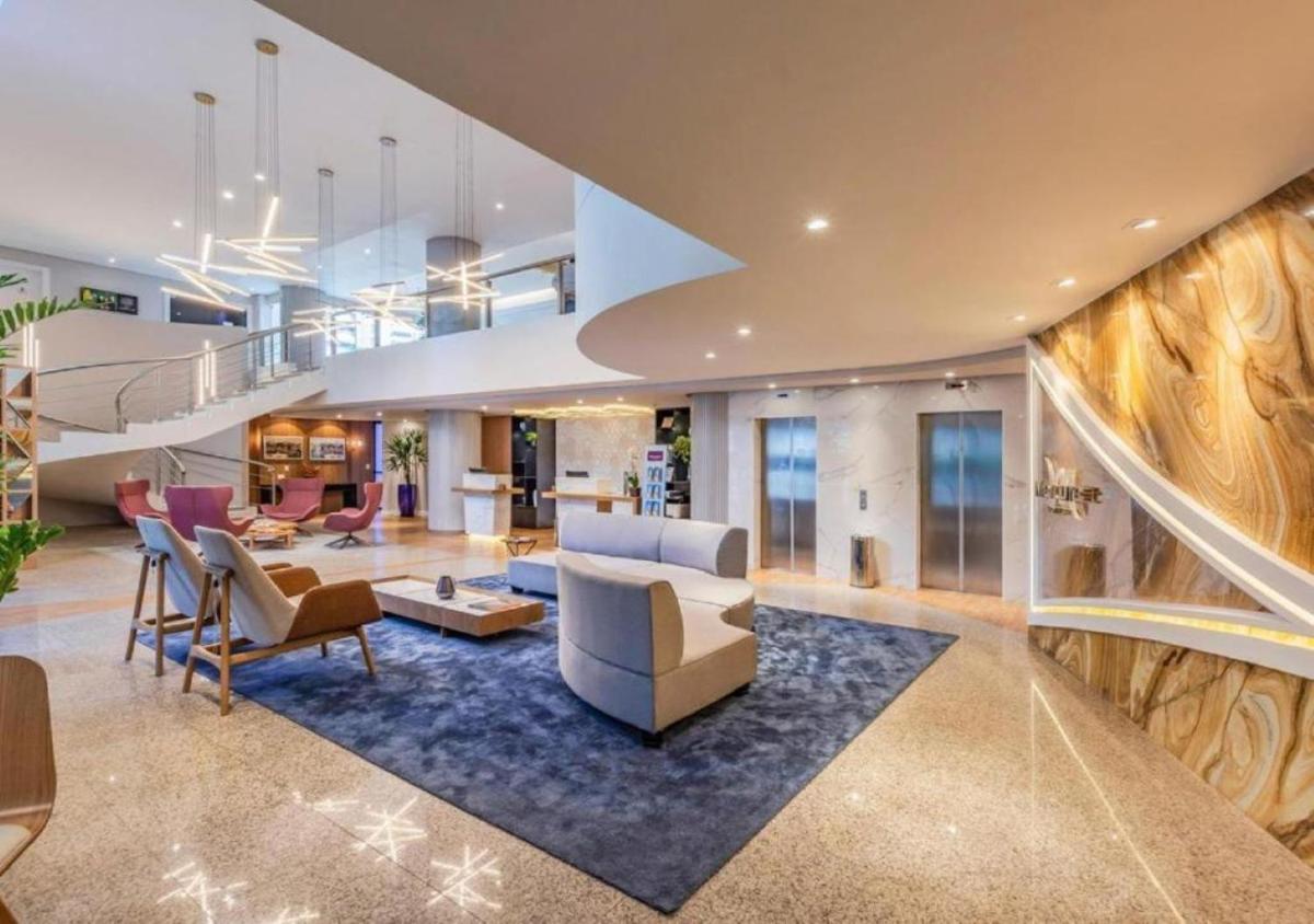 Meireles Gold Flat - Housity