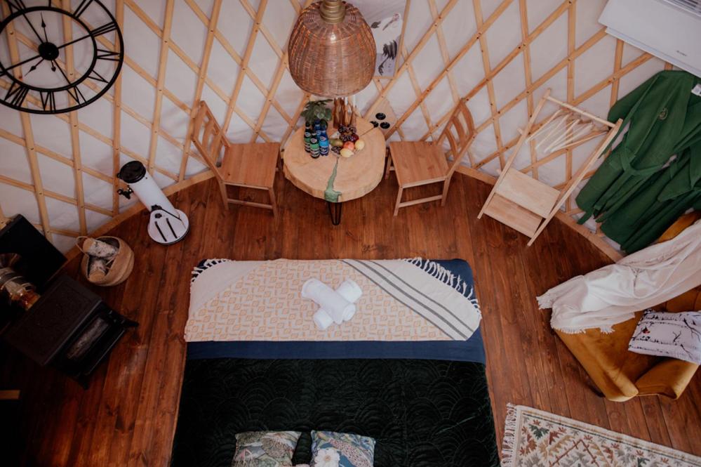 Jurty z widokiem, prywatna balia- DZIKOLAS GLAMPING - Housity