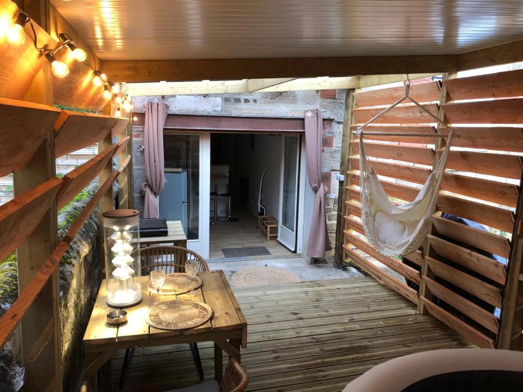Suitetrails - Studio Cosy, Jacuzzi et petit déjeuner