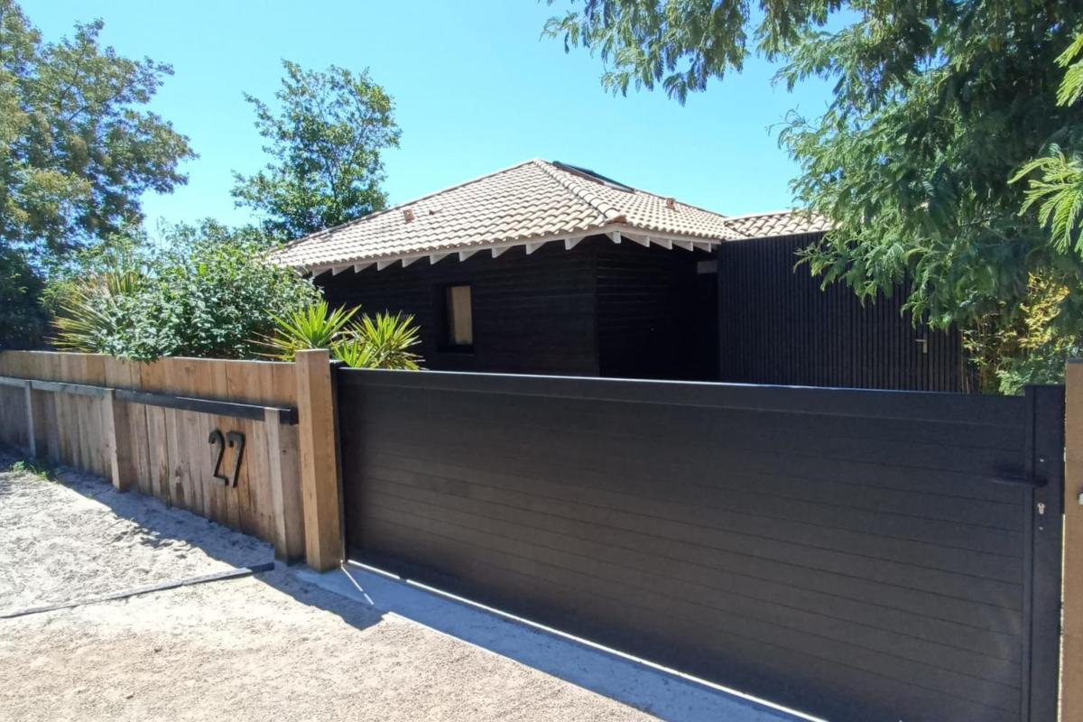 Very Nice Wood Frame House With Garden - Housity