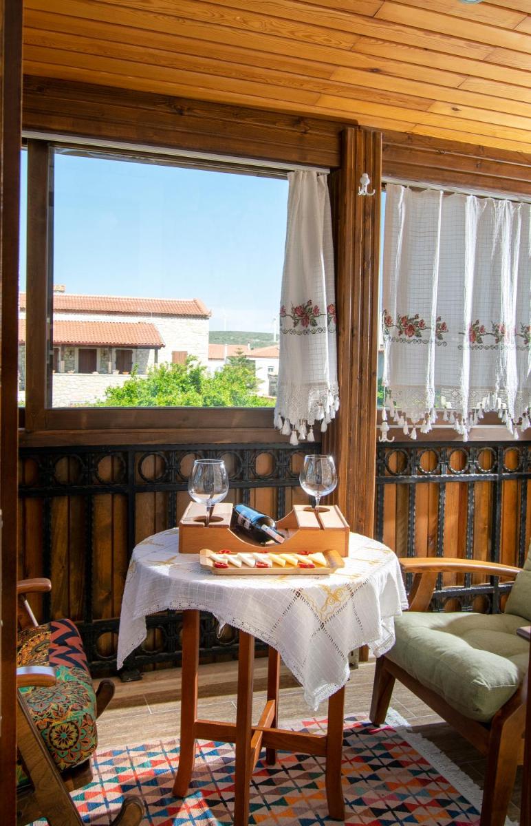 Flores Hotel Alaçatı - Housity