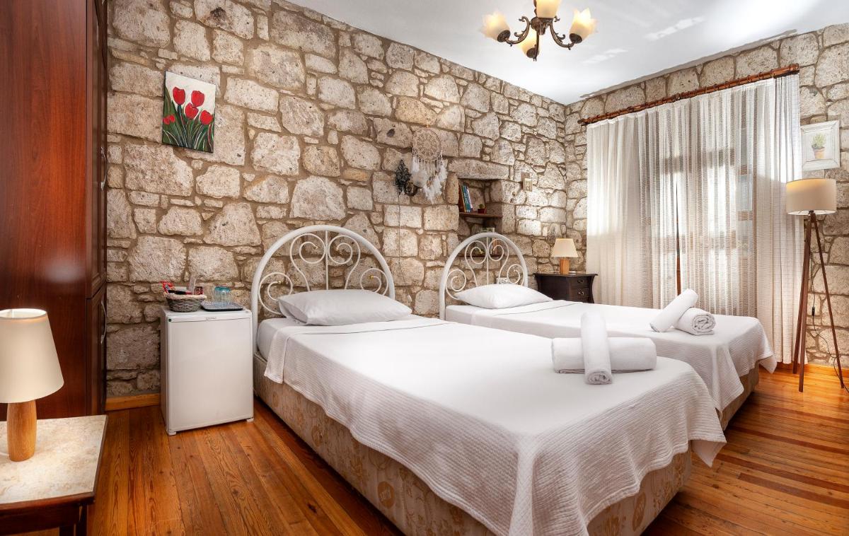 Flores Hotel Alaçatı - Housity