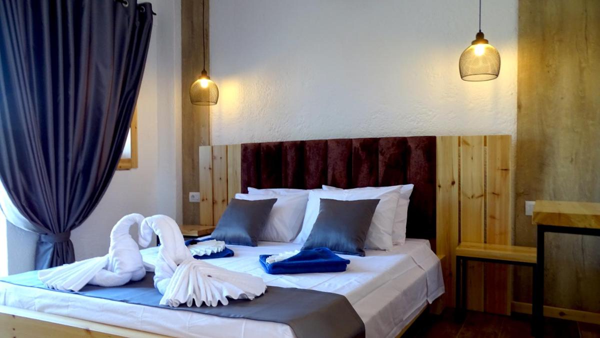 Limni Resort - Housity