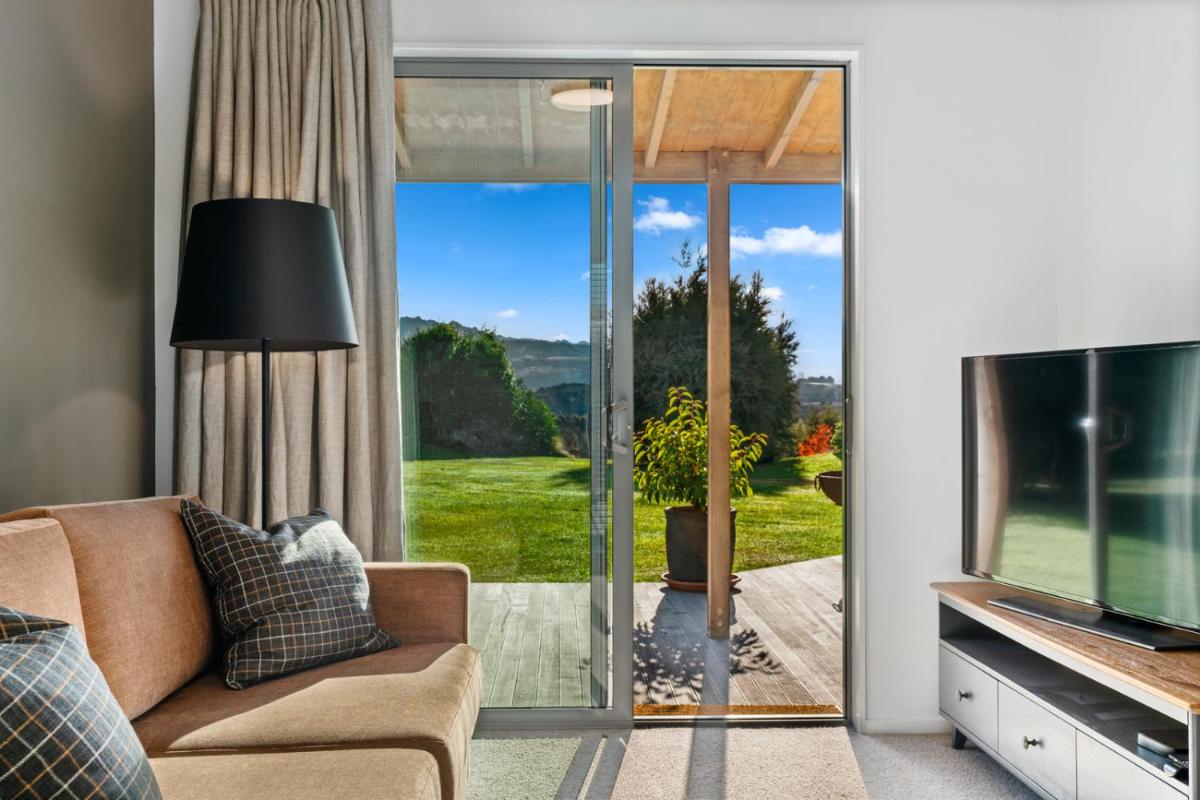 Suitetrails - Mountain View Bliss - Albert Town Holiday Unit