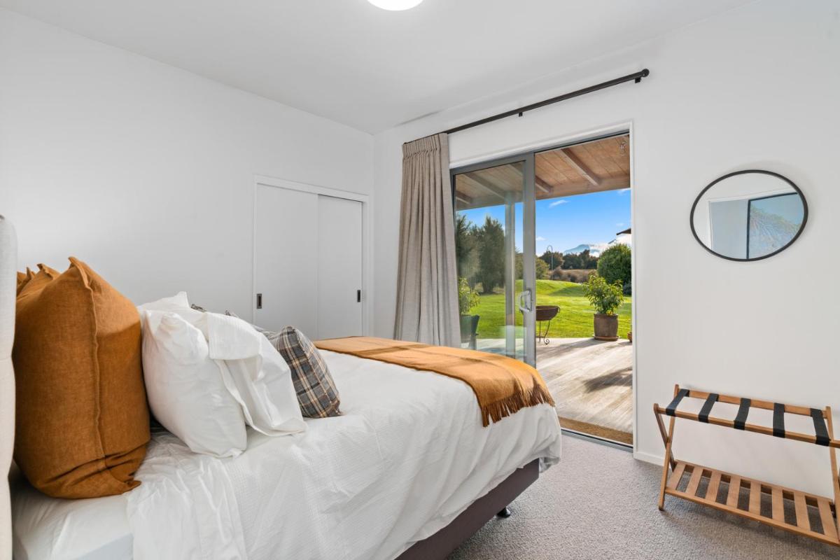 Suitetrails - Mountain View Bliss - Albert Town Holiday Unit
