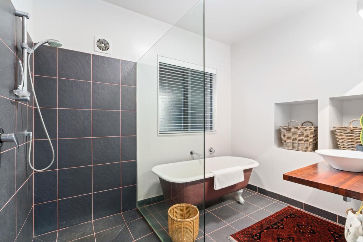Suitetrails - Mountain View Bliss - Albert Town Holiday Unit
