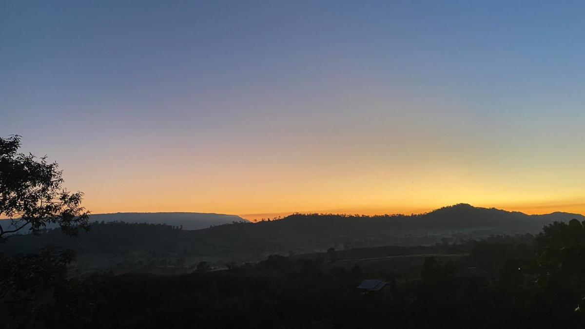 ภูคำฮ้อมคลิฟฟ์ลอดจ์ แอนด์ โฮมสเตย์ Phu come home cliff Lodge & Homestay - Housity