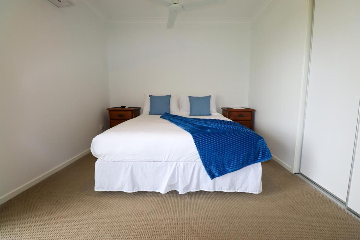 BLK Stays Guest House Deluxe Unit One Side - Housity