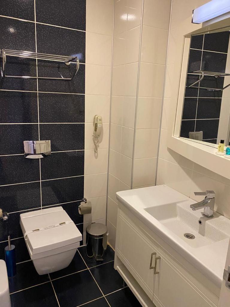 Paradise Island Hotel - Housity
