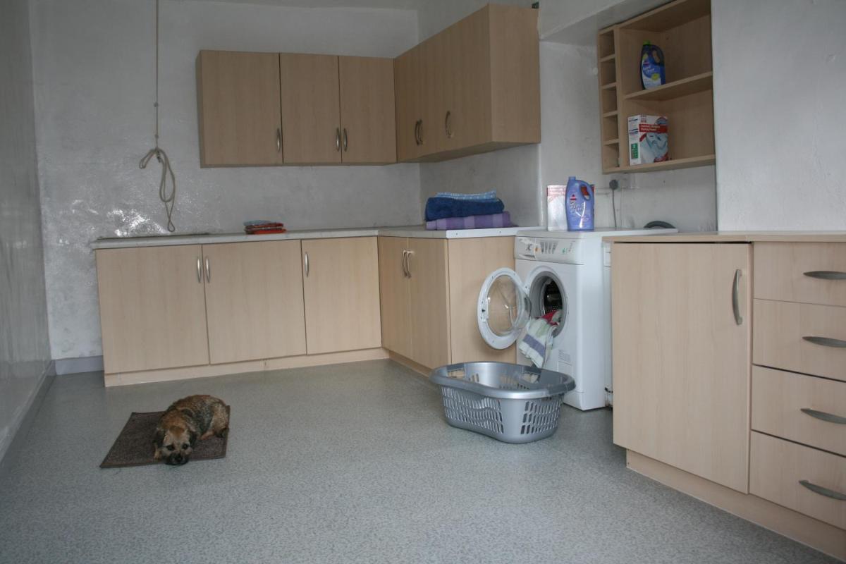 Corehouse Farm Cottages - Dairy, Granary & Sawmill - Housity