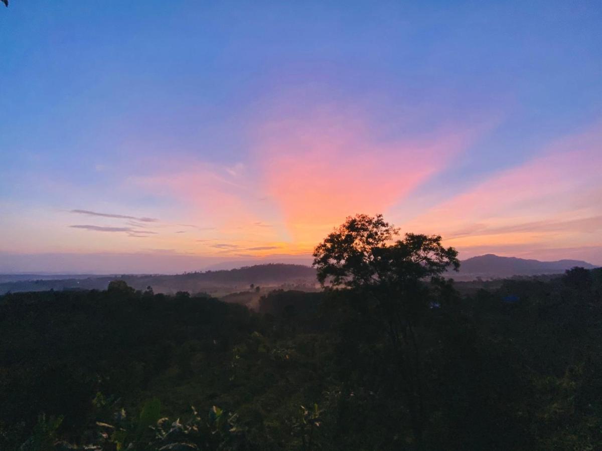 ภูคำฮ้อมคลิฟฟ์ลอดจ์ แอนด์ โฮมสเตย์ Phu come home cliff Lodge & Homestay - Housity