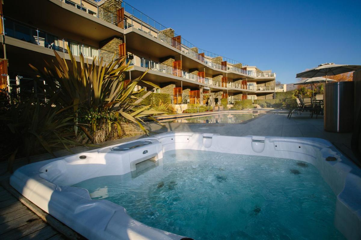 Lakeside Apartments - Housity