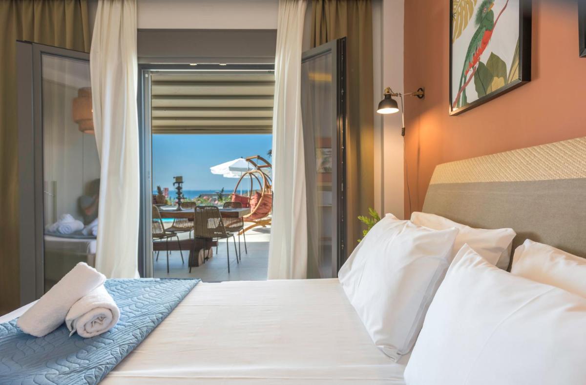 Sea view villa with private pool close to the beach - Housity