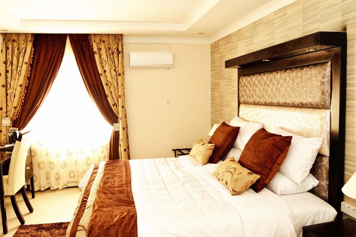 Golden Door Villa - Housity