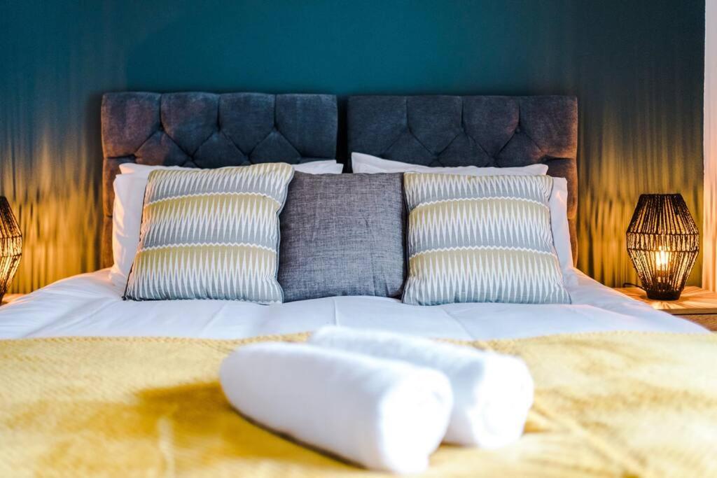 Central Town House perfect for City leisure breaks - Housity