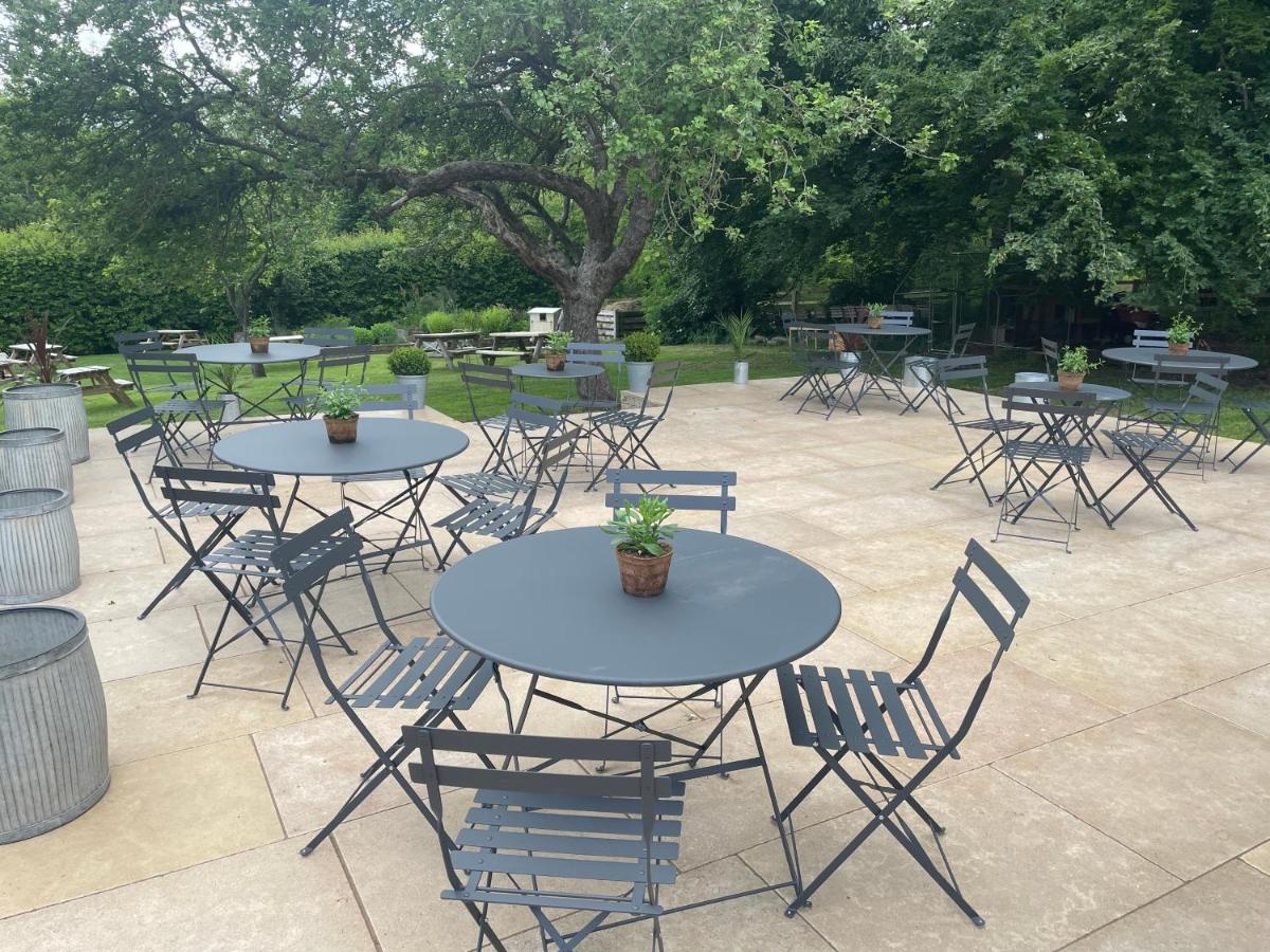 The Swan Inn Swinbrook - Housity
