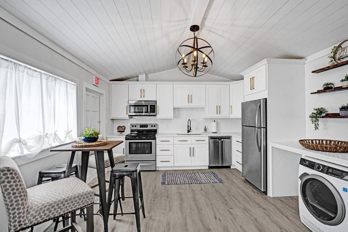 Remodeled Deerfield Beach House 2 Blocks To Beach Laundry Full Kitchen Private Fenced Yard Pets OK - Housity