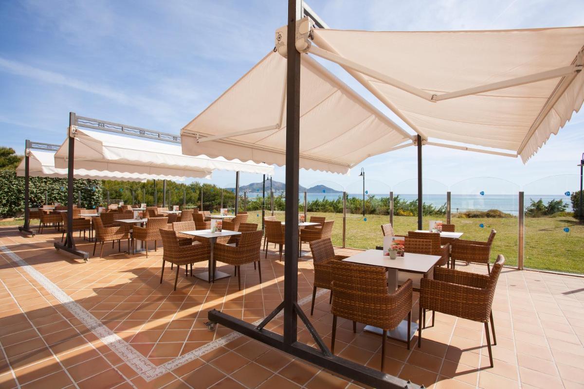 Un restaurante o sitio para comer en Grupotel Natura Playa