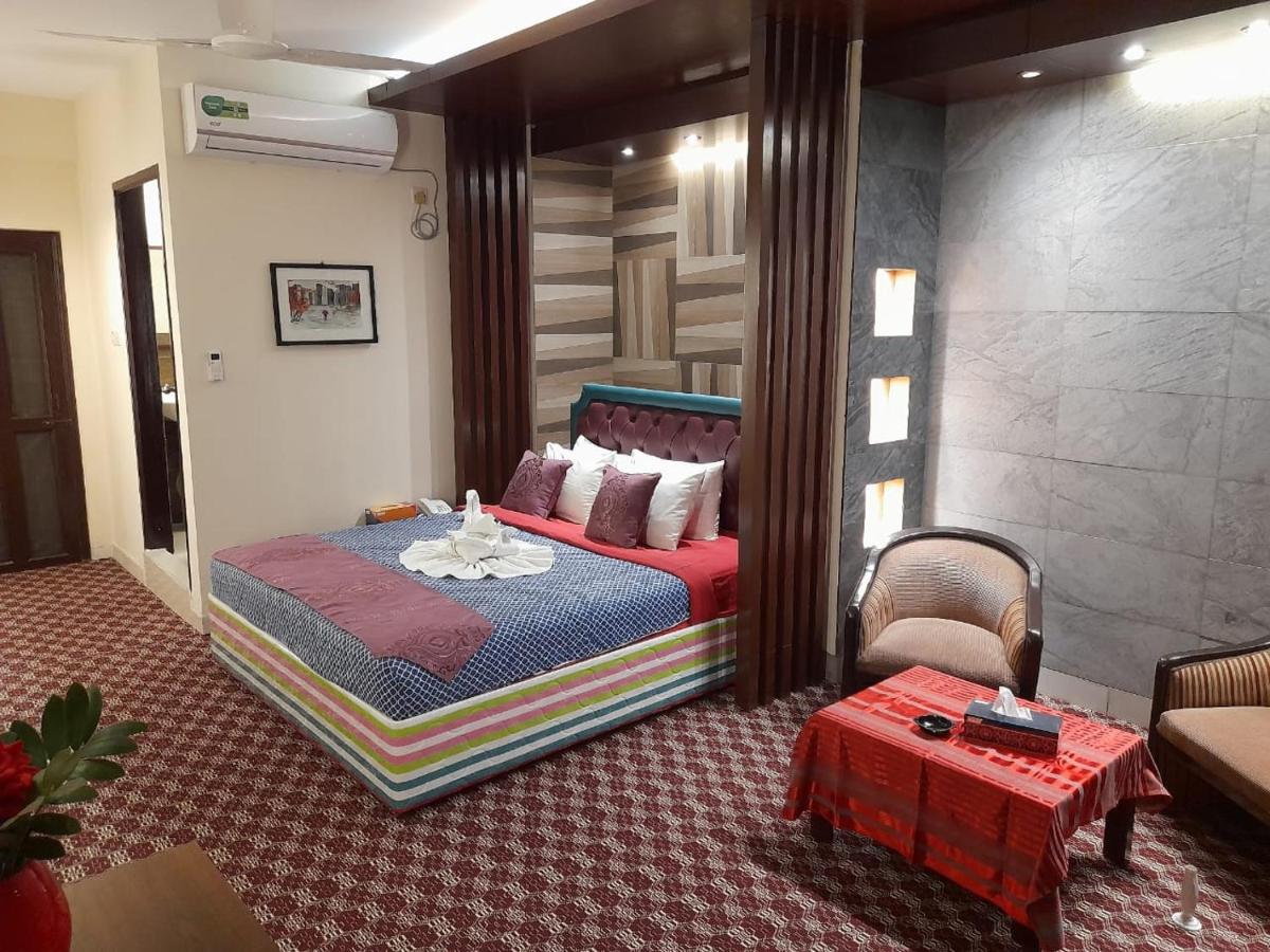 Suitetrails - Center Point Apartment