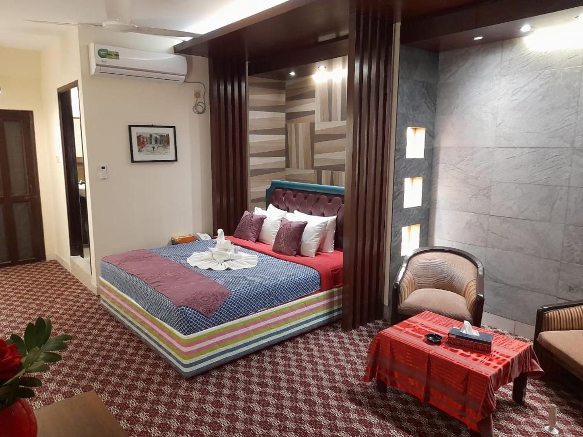 Suitetrails - Center Point Apartment