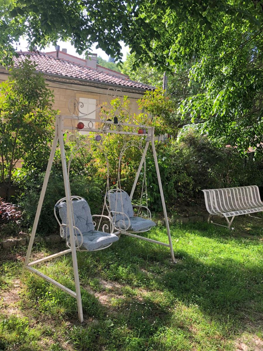 La Vie en Roses - Housity