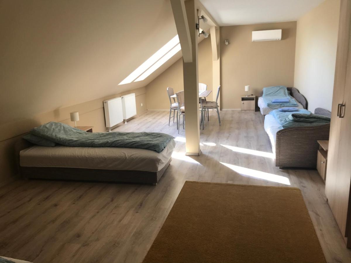 Bencsik Vendégház - Housity