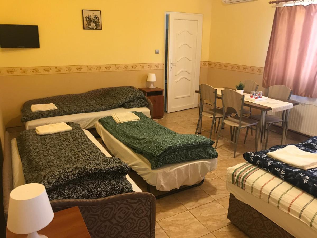 Bencsik Tanya Szentkirály - Szálláshely & Rendezvényház - Housity
