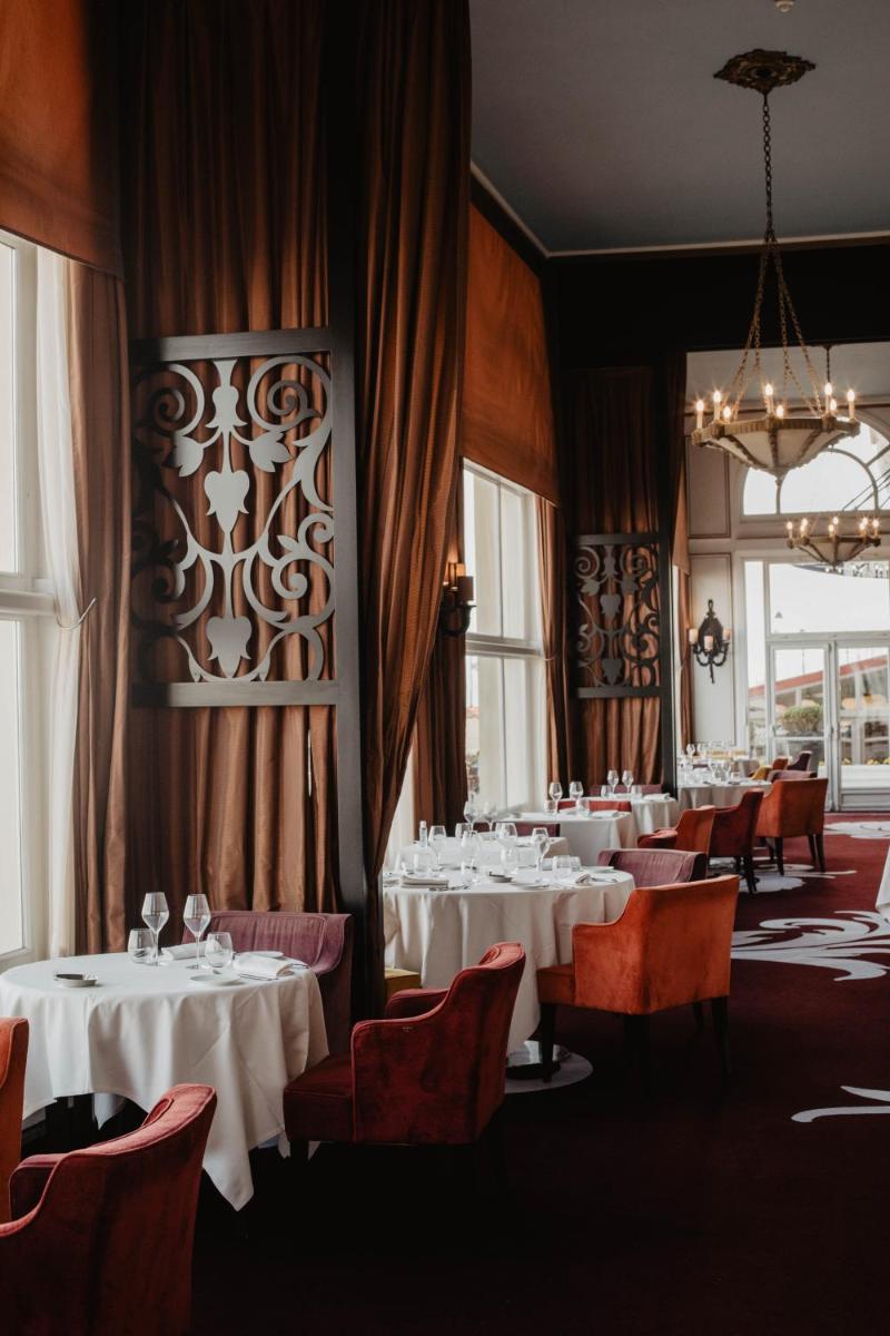 Coin salon dans l'établissement Le Grand Hotel de Cabourg - MGallery Collection