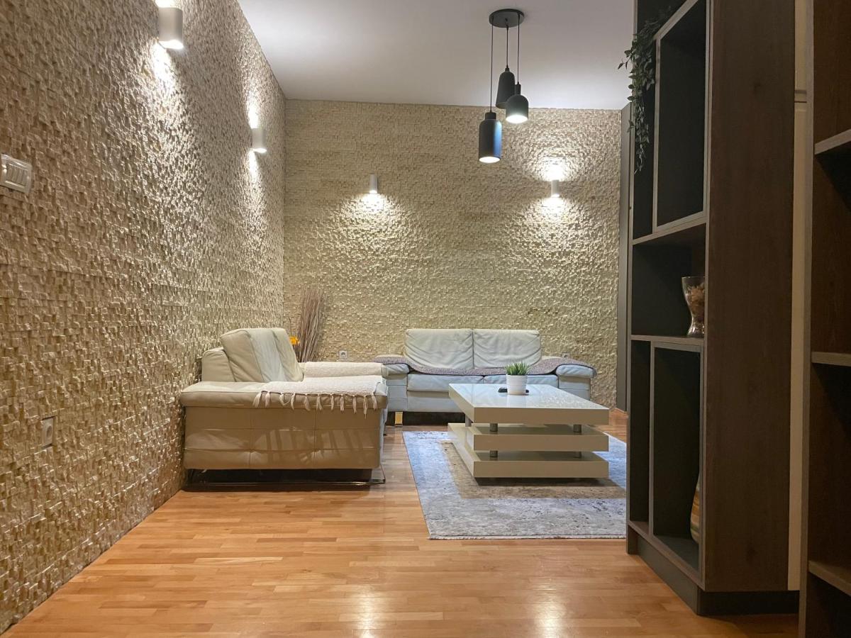 Suitetrails - SkopjeLUX Apartments Center
