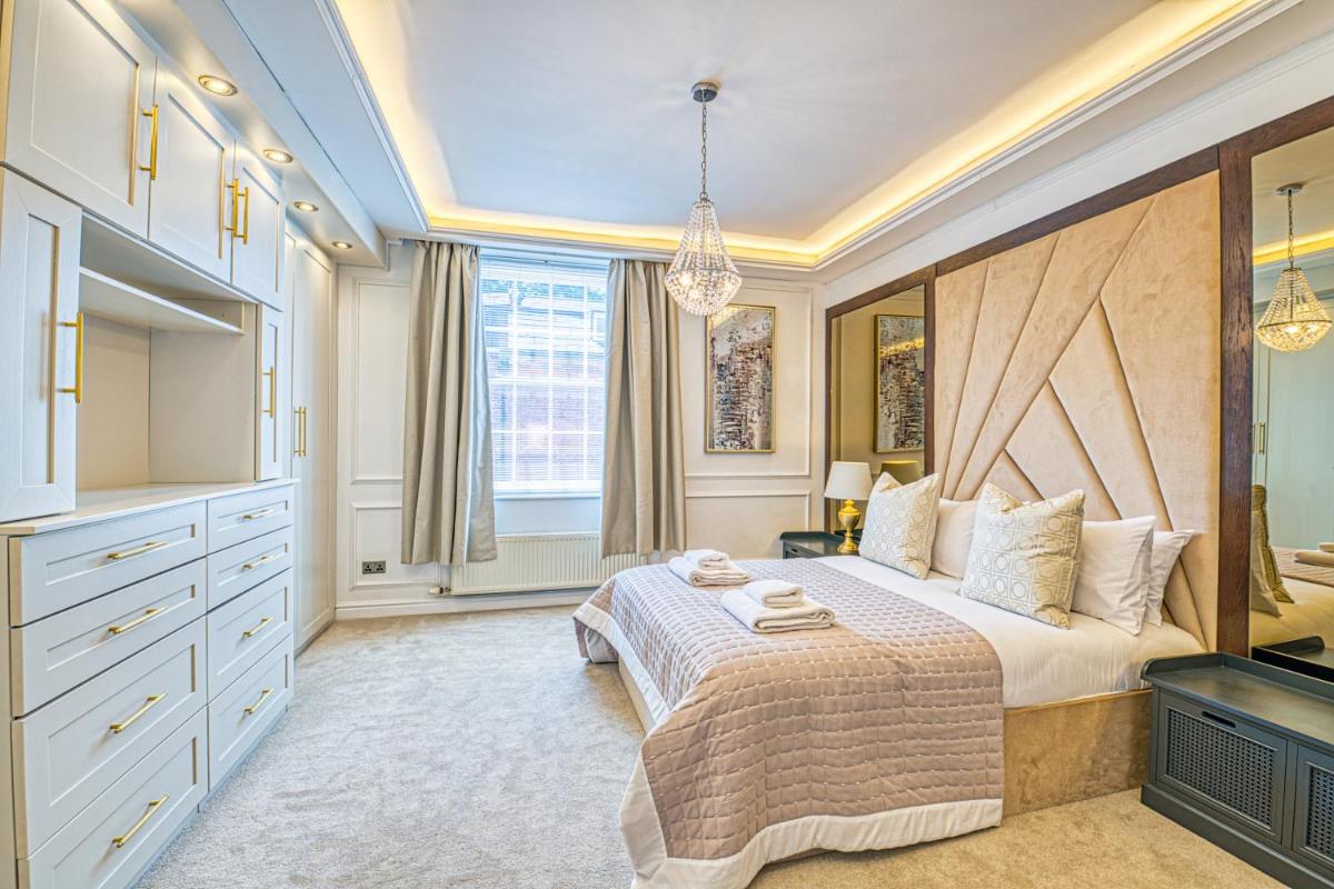 Luxury Georgian Townhouse with Cinema and parking - Housity